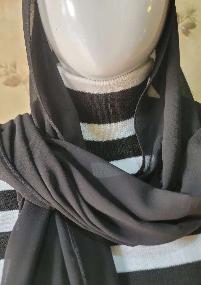 Black white lining sweater
